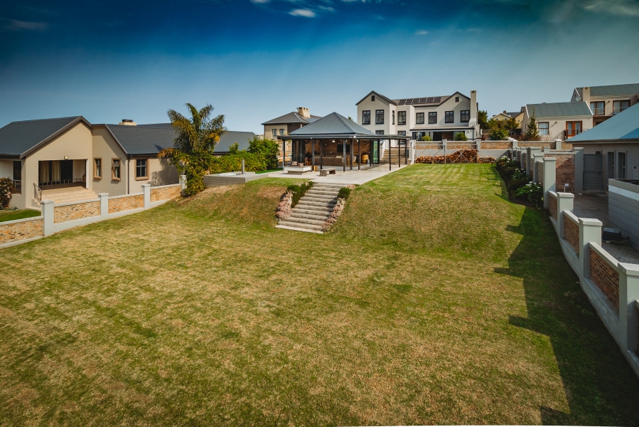 5 Bedroom Property for Sale in Kraaibosch Country Estate Western Cape